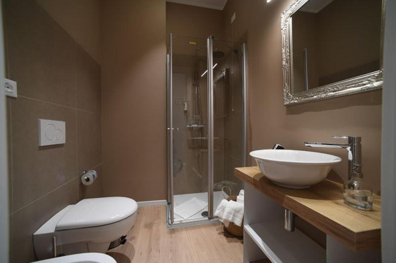 Double Room image 2