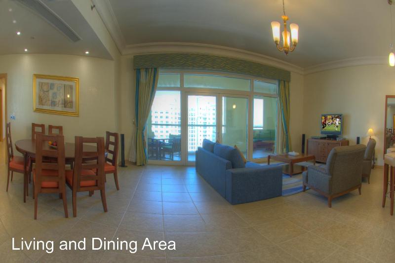 2-Bedroom Apartment with Partial Sea View image 1