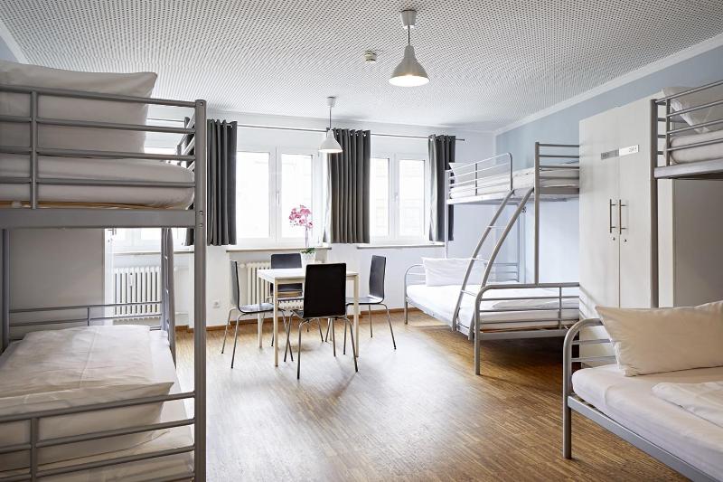 6-Bed Mixed Dormitory Room image 1