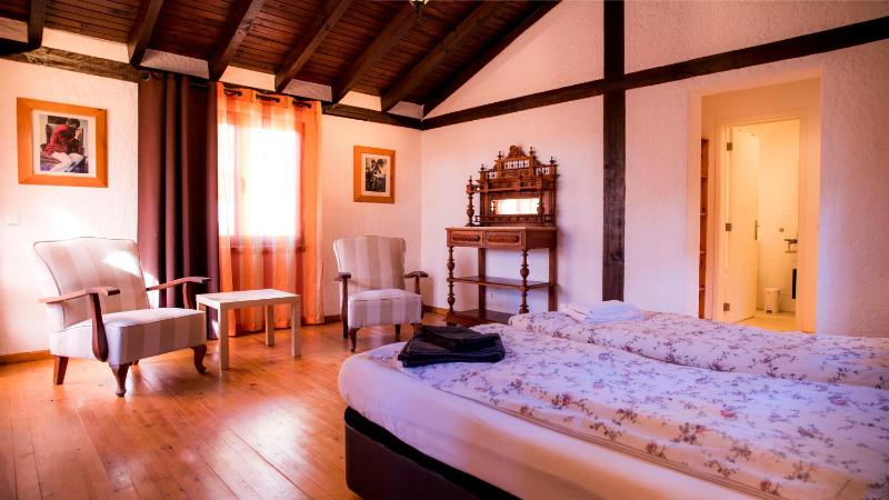 One-Bedroom House with Terrace image 4