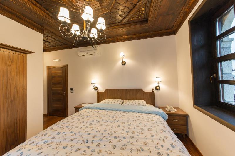 Double Room image 3