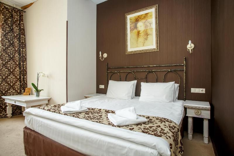 Standard Double Room image 2