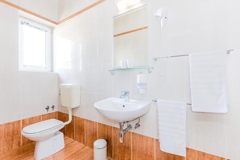 Standard Double Room with Courtyard View image 2