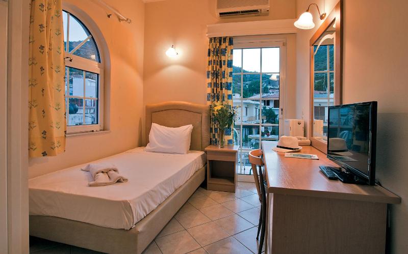 Single Room image 3
