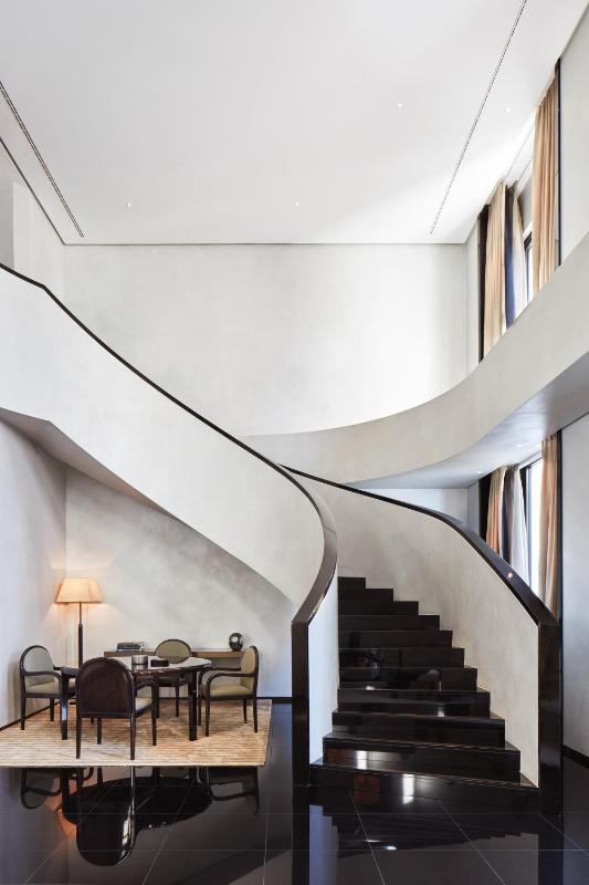 Signature Suite - Split Level image 3