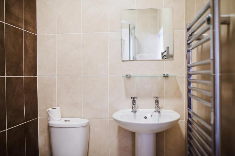 Small Double Room image 2
