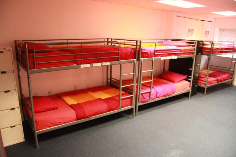 Bed in 12 bed mixed dormitory room image 2