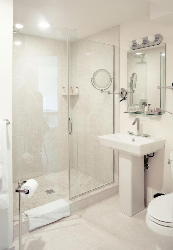 Two-Bedroom Suite image 4