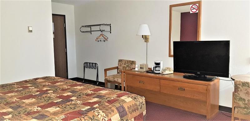 Queen Room image 2