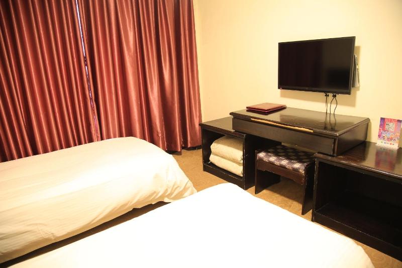 Twin Room image 3