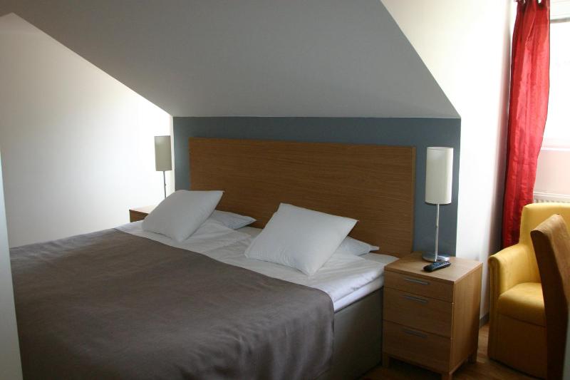 Double or Twin Room image 3