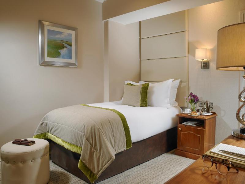 Buswells Hotel - image 8