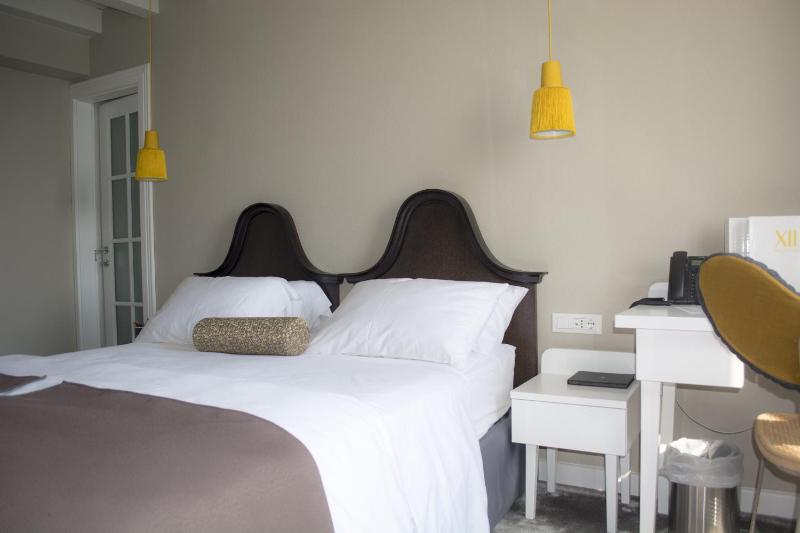 Superior Double Room image 4