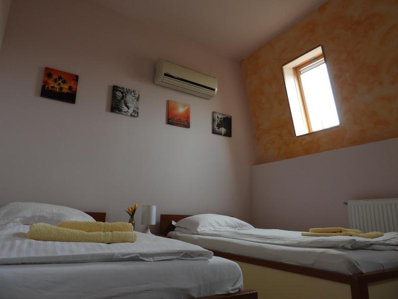 Small Double or Twin Room image 4