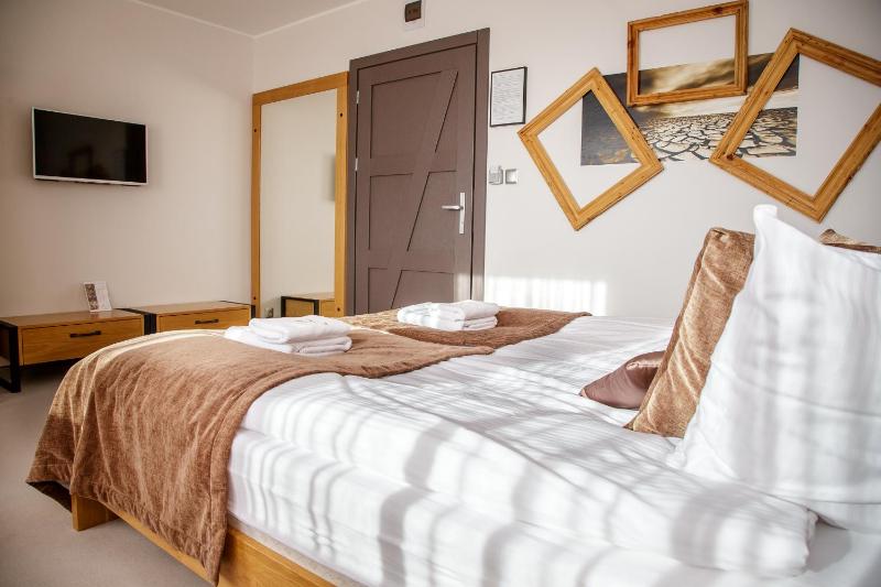 Deluxe Double Room (2 Adults + 1 Child) image 4