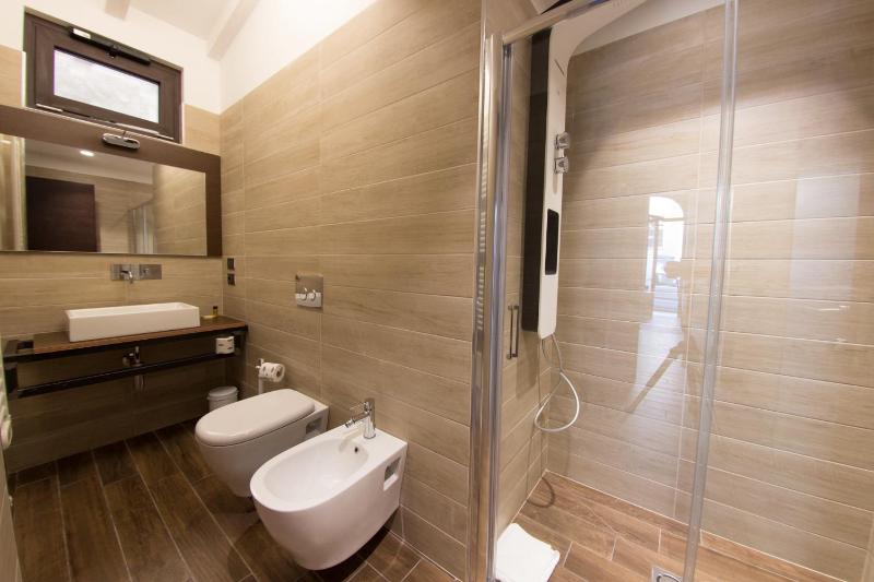 Arena Luxury Rooms - image 13