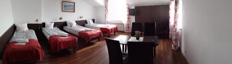 Quadruple Room image 4