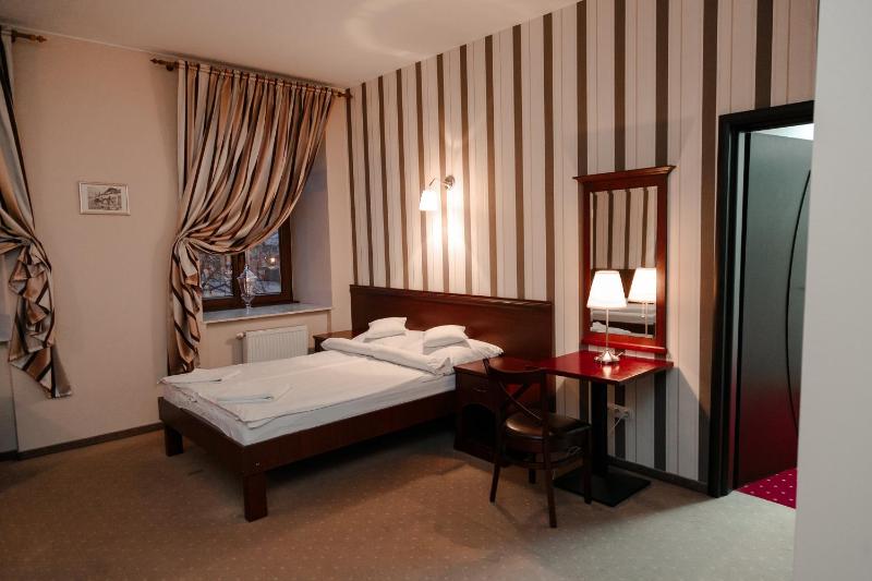 Triple Room image 3