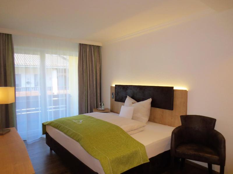 Economy Double Room image 4
