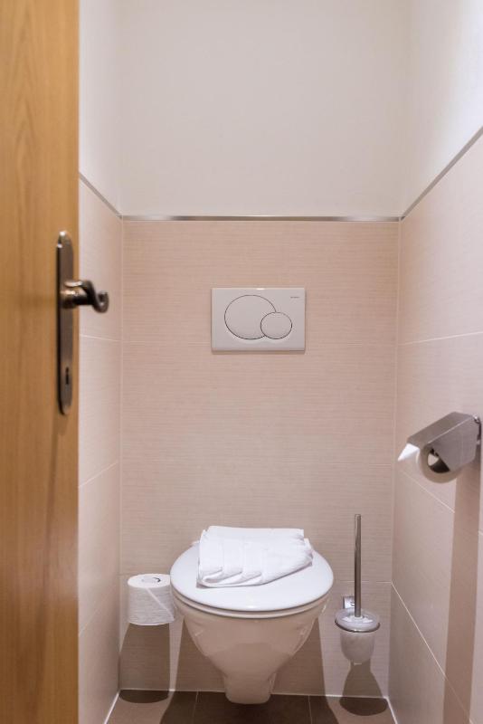 Suite with large Balcony image 4
