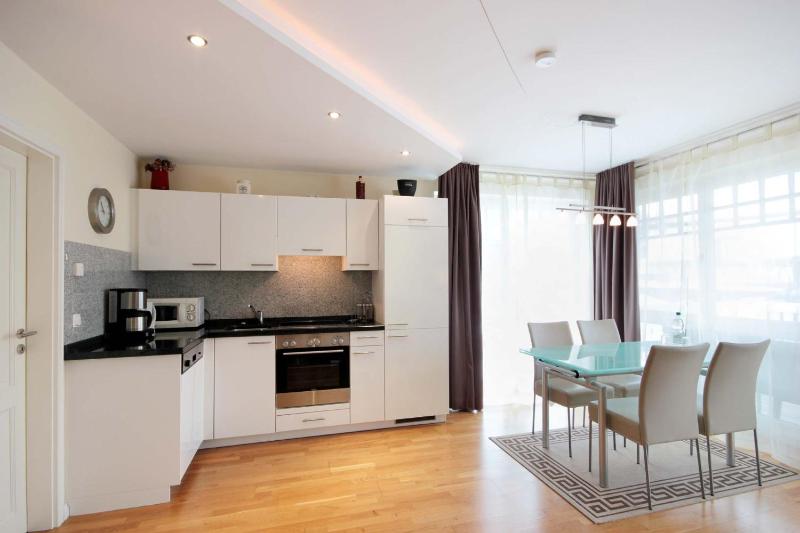 One-Bedroom Apartment 34RB22 image 3