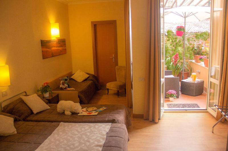 Quadruple Room image 3