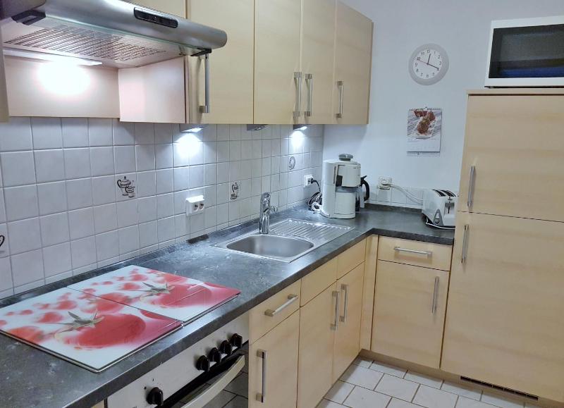 One-Bedroom Apartment image 4