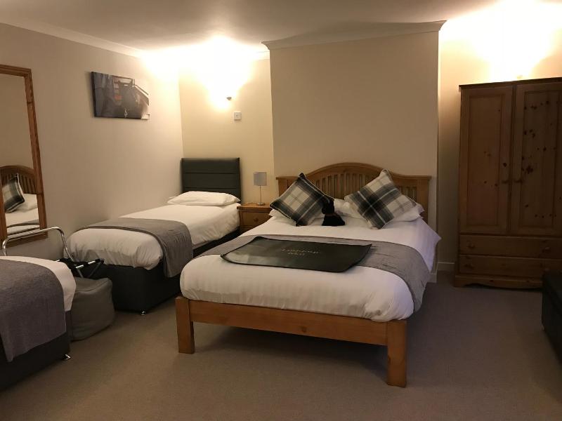 Family Room image 4