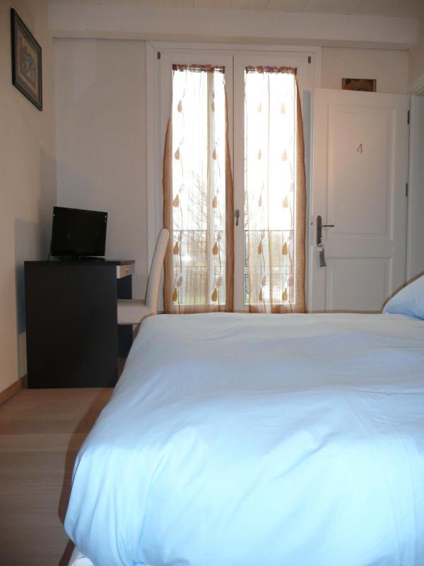 Double Room image 4