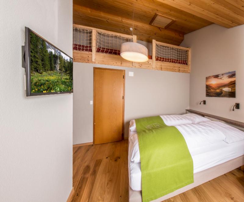 Standard Double Room with Balcony image 4