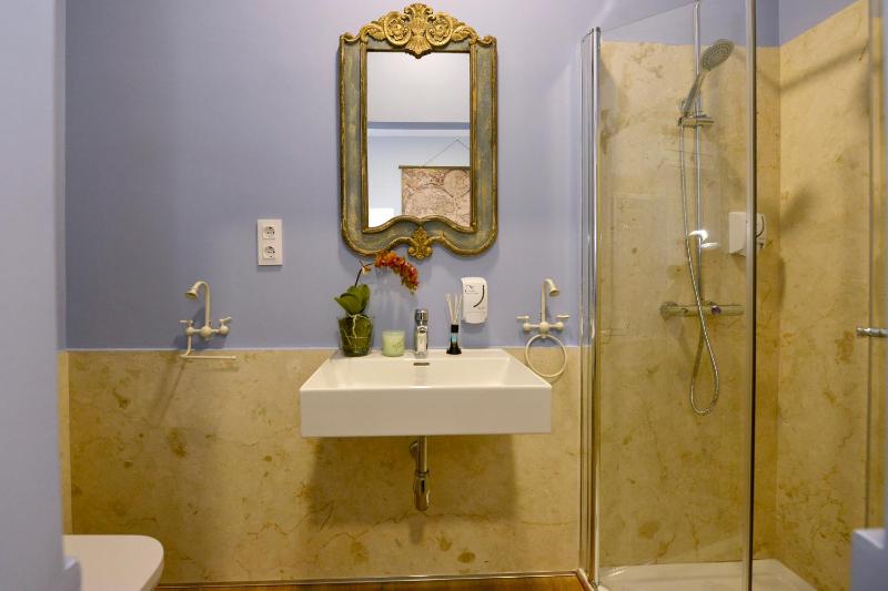 Center Suite Santander - image 25