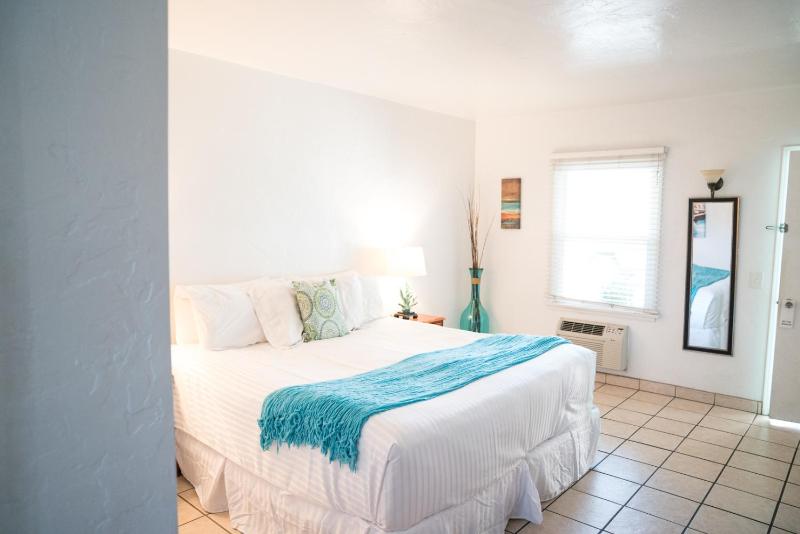 King Room image 3