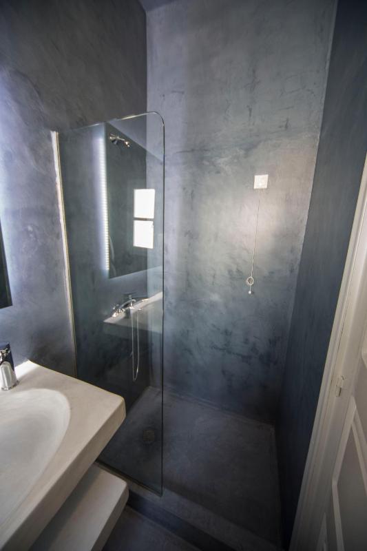 One-Bedroom Apartment image 2