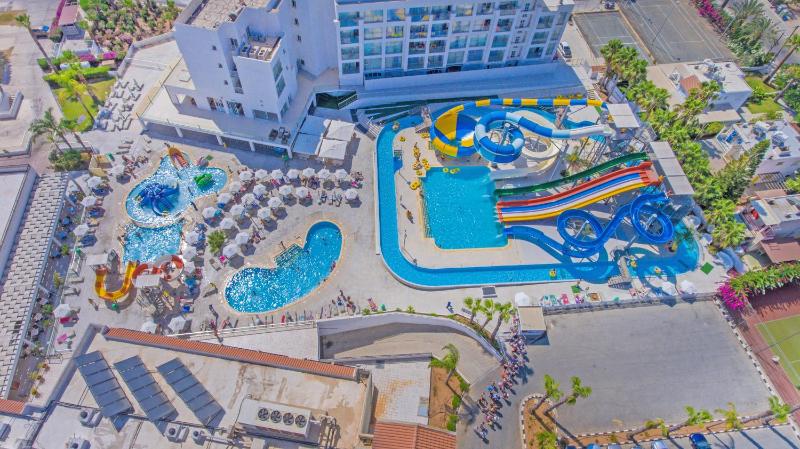 Anastasia Splash Residences - image 14
