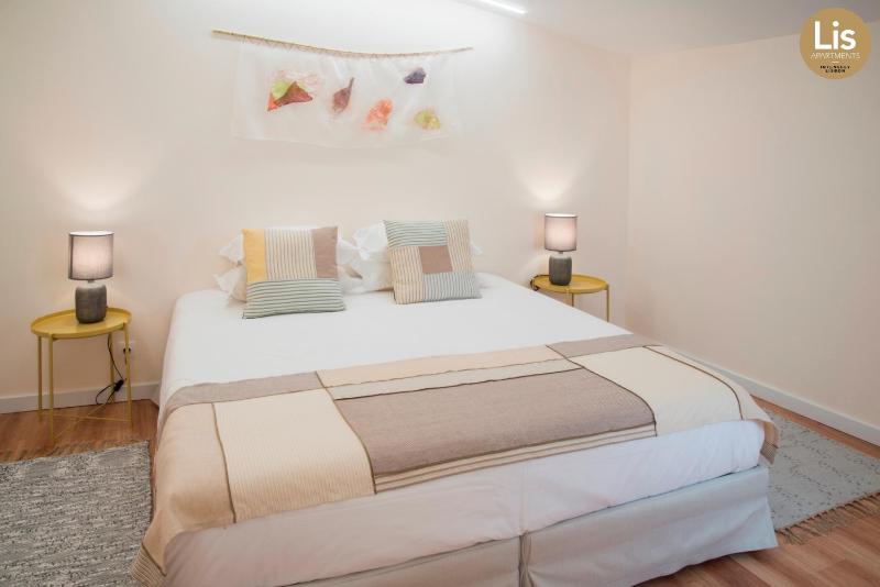 Superior One-Bedroom Apartment image 2