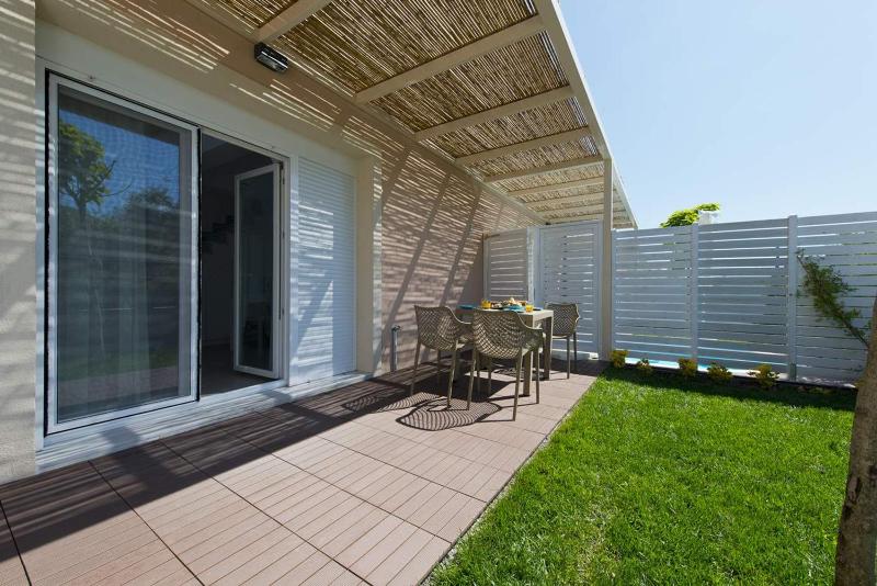 Apartment with Garden View image 1