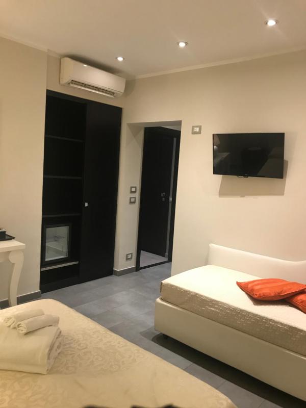 Standard Triple Room image 3