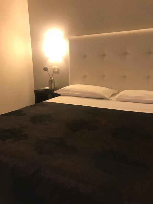 Classic Double or Twin Room image 3