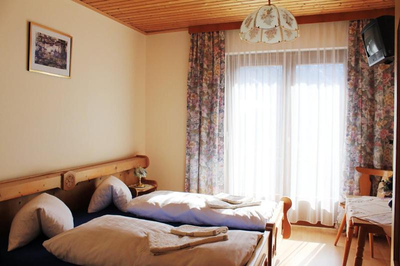 Standard Double Room image 2