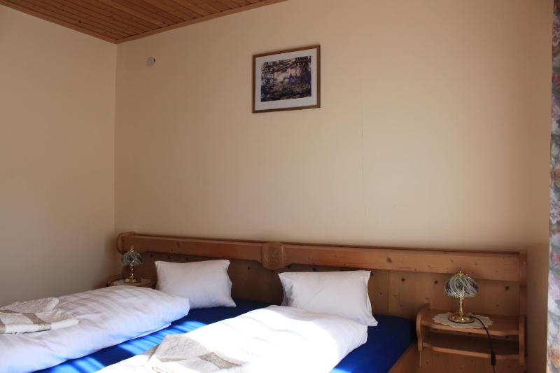 Standard Double Room image 3