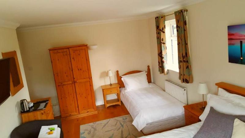 Family Double Room image 3