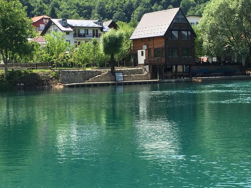 Deluxe Triple Room with River View image 4