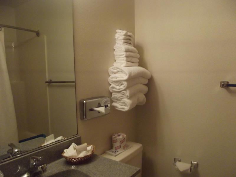 Deluxe King Room image 4