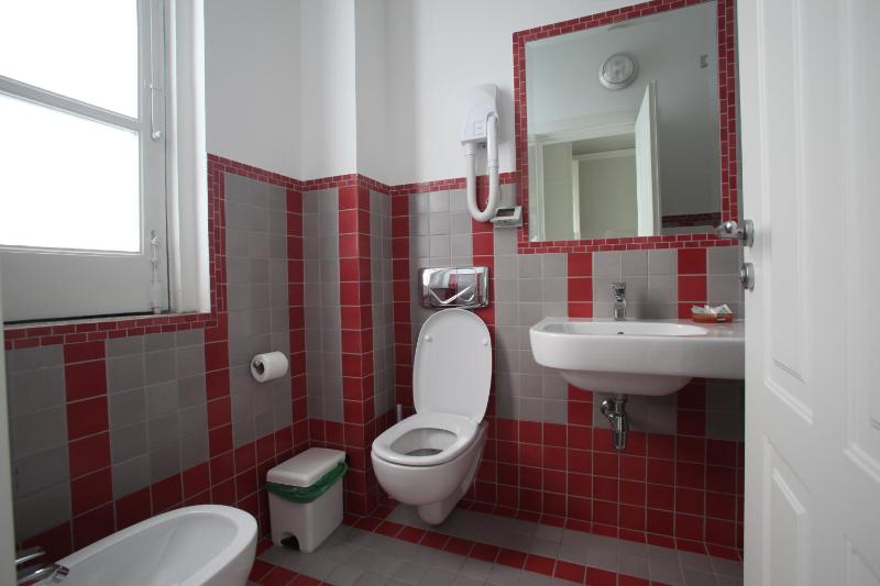 Superior Double Room image 4
