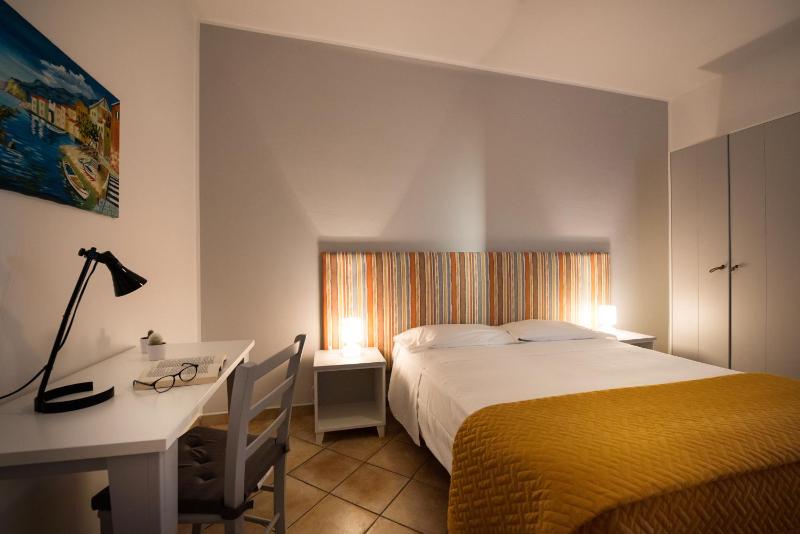 Double or Twin Room image 4