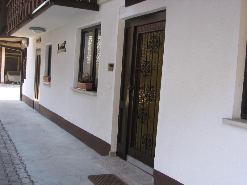 One-Bedroom Apartment (3 Adults) image 2