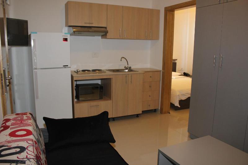 King Studio with Sofa Bed image 4