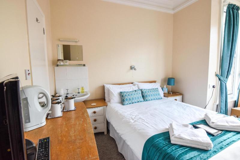 En Suite Quad Family Room image 3