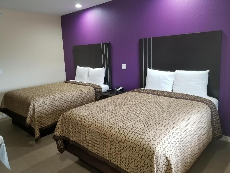 Deluxe Double Room image 2