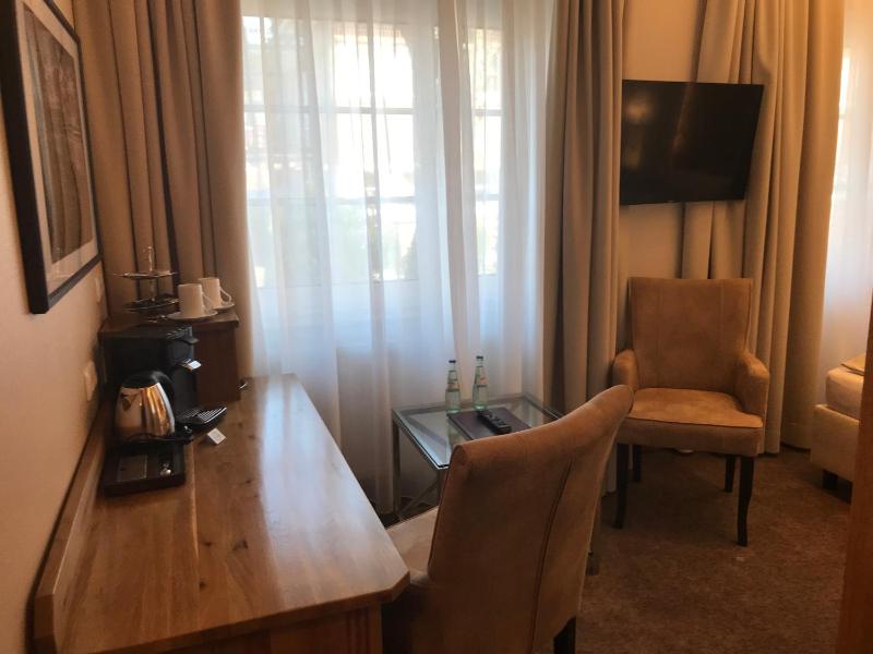 Deluxe Double Room - Weekend Package image 4